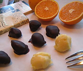 Hvite trfler med appelsin